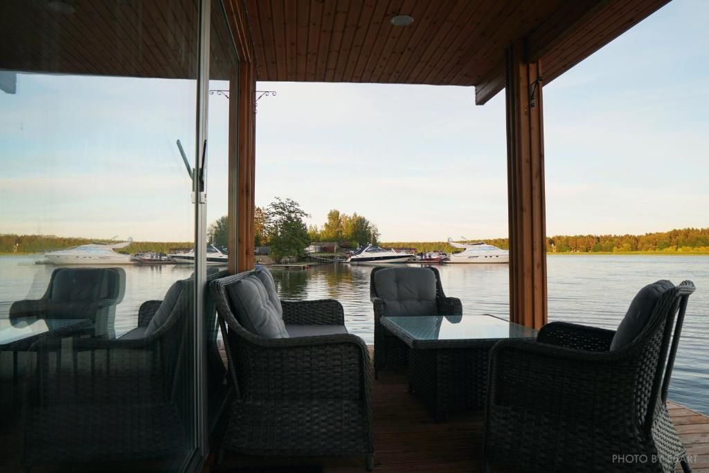 Дома для отпуска Sali Osta Floating House on the river Юрмала