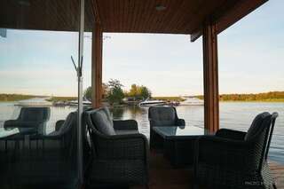 Дома для отпуска Sali Osta Floating House on the river Юрмала Дом с 2 спальнями-8